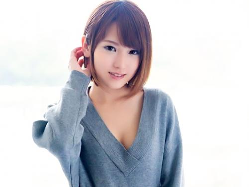 〚恥じらい美少女〛スレンダーな体をくねらせて赤面する美少女に乱暴な高速手マンで色白おっぱいにぶっかけ！！