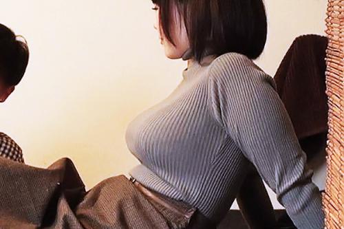 〚おっぱい突かないでってば…〛着衣おっぱいが激しい主張をするコスプレ風俗嬢。推定Gカップ以上の超乳を勝手に盗撮！