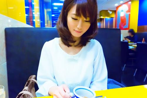 ナンパでGETした幼顔なお姉さんと火遊びのホテルIN。ちょっとニヤつくドスケベ女と旦那に内緒のハメ撮り不倫ｗ