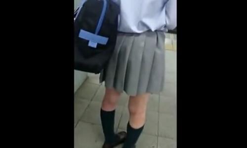 【女子高生】いろいろな状況で女性の下着を隠し撮りってやばいｗ【盗撮】