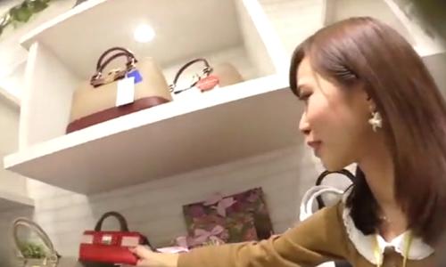 【店員】可愛い店員さんを盗撮するのは当たり前ｗ【パンチラ盗撮】