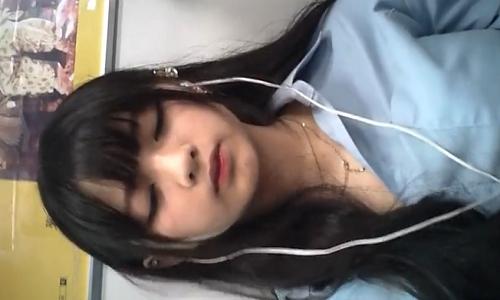 【女子高生】黒髪の可愛い女の子の顔をたっぷり撮影した後にパンツも盗撮ｗ【パンチラ盗撮】
