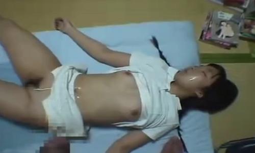 【女子高生】眠らされた援交少女がたっぷり犯された後におしっこをぶっかけられる【昏睡レイプ】