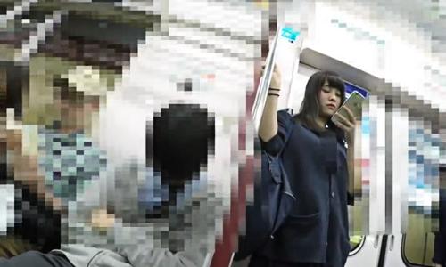 【女子高生】可愛い女子高生を追い回して気付かれないようにスカートの下からパンツを盗撮ｗ【盗撮パンチラ】