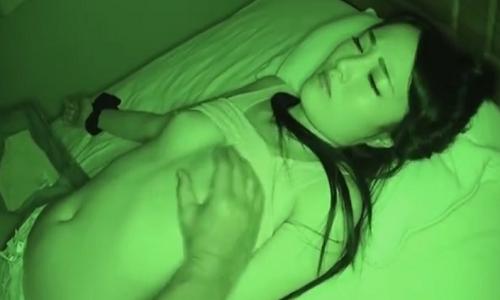 【お姉さん】ぐっすり眠る姉に夜這いする弟が途中で気が付かれてもなし崩しでセックスして中出しする【夜這いレイプ】