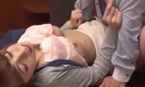 【波多野結衣】夫の昇進のために夫の上司に犯されるのを我慢し続ける美人妻が快楽に溺れていき・・・【寝取られ】