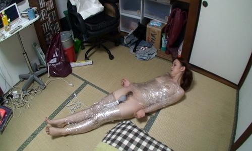 【お姉さん】ポニーテールの色白美人がオマンコに電マ固定されながら放置されていたｗｗ【拘束陵辱】