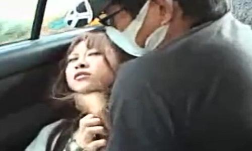 【ギャル】タクシーに乗り込んできたギャルが男に襲われて凌辱されても強気でいたが・・・【陵辱レイプ】