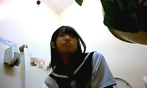 【女子高生】モザイクついてても可愛いって分かる女の子のトイレ盗撮【トイレ盗撮】