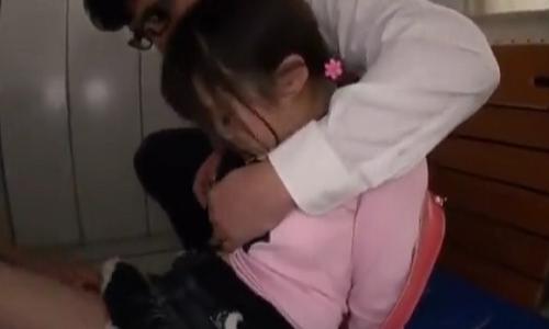 【女子小学生】ランドセルを背負った少女が教師二人に犯される・・・【ロリレイプ】