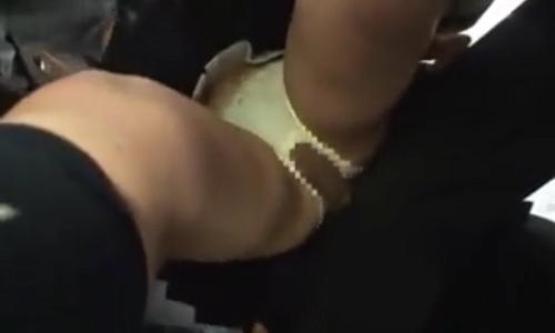【女子高生】電車の中で痴漢されたJKが逆にチンポを扱きだして逆に犯してきたｗｗ【逆痴漢】