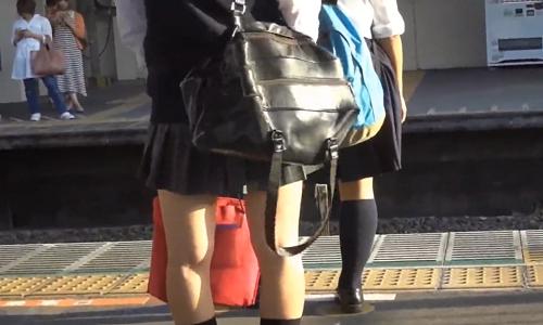 【女子高生】ミニスカの女の子をこっそり盗撮した結果ｗ【パンチラ盗撮】
