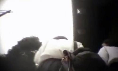 【女子高生】もはや痴漢やストーカーレベルの尾行で女の子たちのパンツを逆さ撮りしていくｗ【パンチラ盗撮】