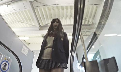 【女子高生】めちゃくちゃ可愛い女の子がミニスカ穿いてたらしつこく盗撮されますって【尾行盗撮】