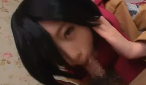 進撃の巨人ミカサのコスプレイヤーがエロい目線でフェラ抜き！破れたズボンの隙間からクンニやガン突きされて「きもちぃよ～♡」
