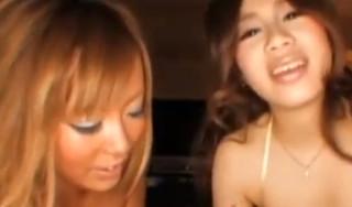 『このチンチンチョーヤバい』騎乗位でパンパンになったペニスを高速手コキ