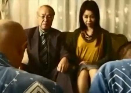 【矢吹涼華】夫70才妻40才の年の差夫婦。不能な夫は妻を他人に抱かせて楽しむ。『サックははめず生でやってくれ！』