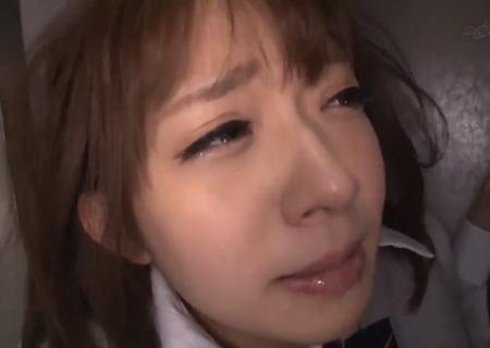 【麻里梨夏】エレベーターの中で女子校生の膣にいきなり肉棒をブチ込む！どこにも逃げ場なんてねぇからなｗ