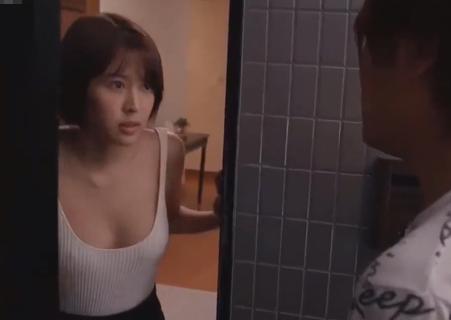 【葵つかさ】隣の美人妻は俺に覗かれてる事を知りながらHな姿を見せつけてきて…手招きするので急いで家に向かった！