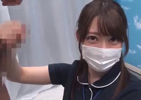【山本蓮加】ナンパしたナースにMM号の中で骨折してシコれない男性の手伝いをお願い！押しに弱くて何でもしてくれるｗ