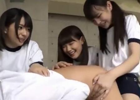 【麻里梨夏 涼宮琴音 跡美しゅり】男は虫けら以下！ペニバンで男子生徒の肛門を犯して楽しむ女子生徒たちｗ