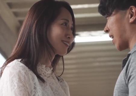 【水戸かな】先日親切にして貰ったお礼にと、となりに住む美しい奥さんが朝っぱらから僕の事を誘惑してきて…
