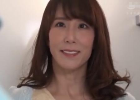 【澤村レイコ】水漏れ修理に来た業者に欲求不満だと見抜かれ、マンコの水漏れもチンポで修理されてしまう奥さんｗ