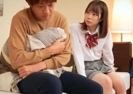 【渡辺まお】不登校男子の家を訪ねた女子はパンチラぷっくりマンコで挑発！中出しHをさせ『私に会いに学校来てね♡』