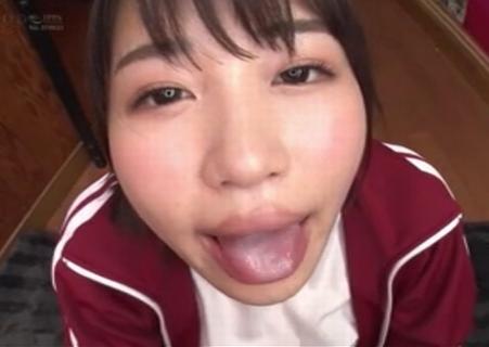 【唯井まひろ】じゅるる～っと凄い音を立てて金玉を吸う美少女、お兄ちゃんから電話がかかって来てもしゃぶる事を止めません