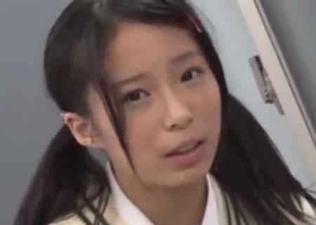 【井上みづき】同じ美術部の男子生徒にセクハラされてる女子生徒。最初はお尻だけだったがパンツに手を突っ込んできて…