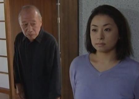 【美里蘭】姑との折り合いが悪く実家へ帰った嫁は欲求不満でマスをかきまくる！その姿を近所の男に見られてしまい…
