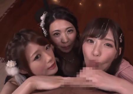 【橋本ありな 相沢みなみ 山岸逢花】男性の股間にシャンパンをかけてしまった3人の美女がお詫びのフェラ手コキｗ