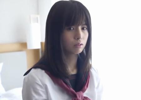 【朝比奈ななせ】大人しくて声の小さい女子校生が唾液を絡めた濃厚なキスやオッパイ揉み吸いで怯えた表情に…