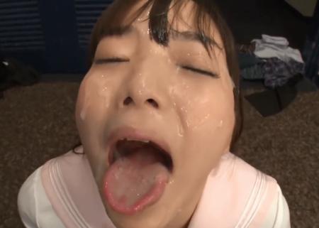 【涼川絢音】スペルマをたっぷりと顔にかけられて『お口の精子全部飲んでいい？』と言い喉を鳴らしてごっくん