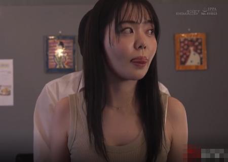 【百瀬あすか】バックからず～っとチンポを挿入されながら、孤独のグルメみたいなレポートを続けるOLさんｗ