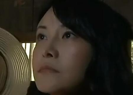 【浅井舞香】公衆便所でのマスかきを趣味とする44才セレブ主婦。それを覗いていた浮浪者のペニスが欲しくなって…