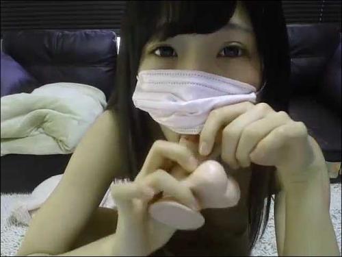 【ライブチャット】「今までの彼氏と比べて？これくらいだったよ！」変態娘がディルドフェラ配信！