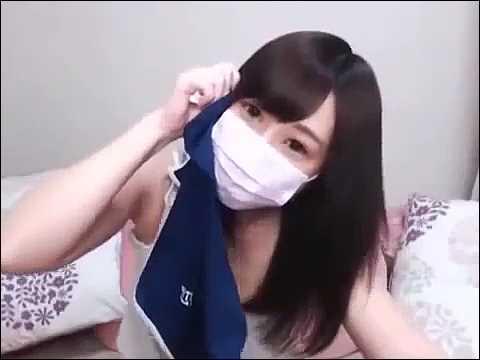 【ライブチャット】「スク水にお着替えしまぁす！何年振りだろぉｗ」スケベ美少女が生着替えエロ配信！