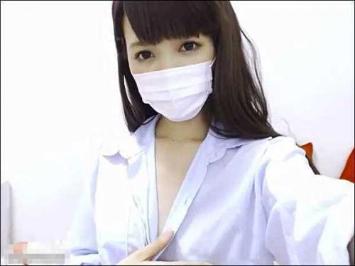 【ライブチャット】モデル級制服美少女がブラウスの上からビンビン乳首をクリクリチクニ―！