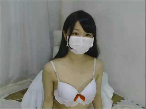 【ライブチャット】「エロいよね！ってよく言われるｗ」視聴者の要求にすぐ答えるご奉仕スレンダー娘がエロ配信！