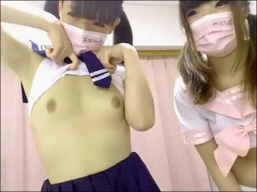 【ライブチャット】「パイパン見たい？」ミニスカ制服痴女2人がお互いの身体を弄りエロ配信！