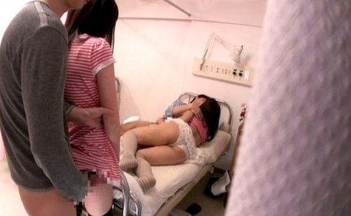 ＜企画＞無防備パンチラ。勃起した俺はカーテン越しに女の尻に擦りつけたら女のお股もムズムズ発情！