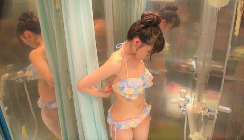 【マジックミラー号】海水浴場で男女の友達をナンパ！お金の力でどこまでやるか!?フェラから素股！結局中出しまでしちゃう♡