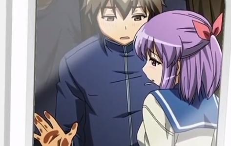 同級生の女子が電車のなかでオマンコにバイブを挿入してることに気が付いてどうしていいかわからず困っていたらその女子が・・・