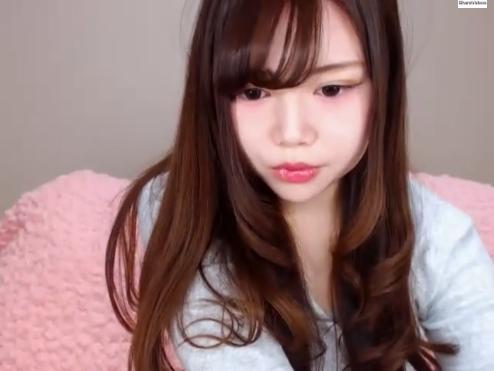激可愛いロリ美少女が下着姿になり手マンオナニーで痙攣しちゃう