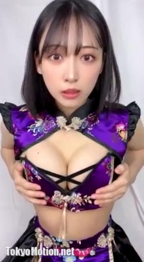 可愛い巨乳美少女が柔らかおっぱいを揉んじゃうエロ配信