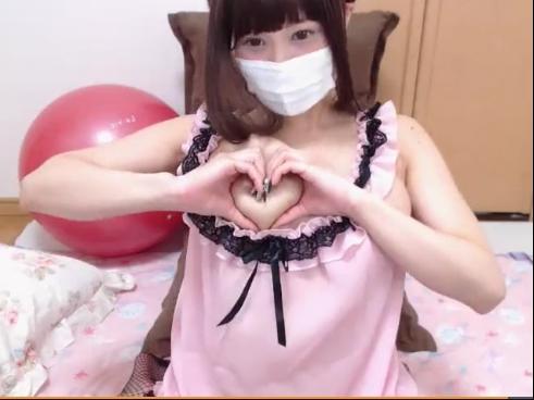 スレンダー激可愛い美少女がピンクのエロランジェリー姿でエロ配信