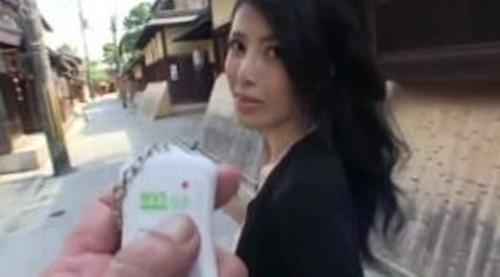 【赤坂みなみ】綺麗な美人妻にリモコンバイブを仕込んでみたｗ