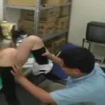 【鬼畜 盗撮】これだから店長はやめられないwwショーパン履いたニーソ万引きギャルを脅してお仕置き凌辱SEX！！
