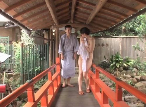 ＜中出し鬼ごっこ＞温泉旅行中の巨乳美女を捕獲して媚薬痴漢！！ドラッグ擦り込み強制発情×キメセク中出しレイプ♡＜エロ動画＞